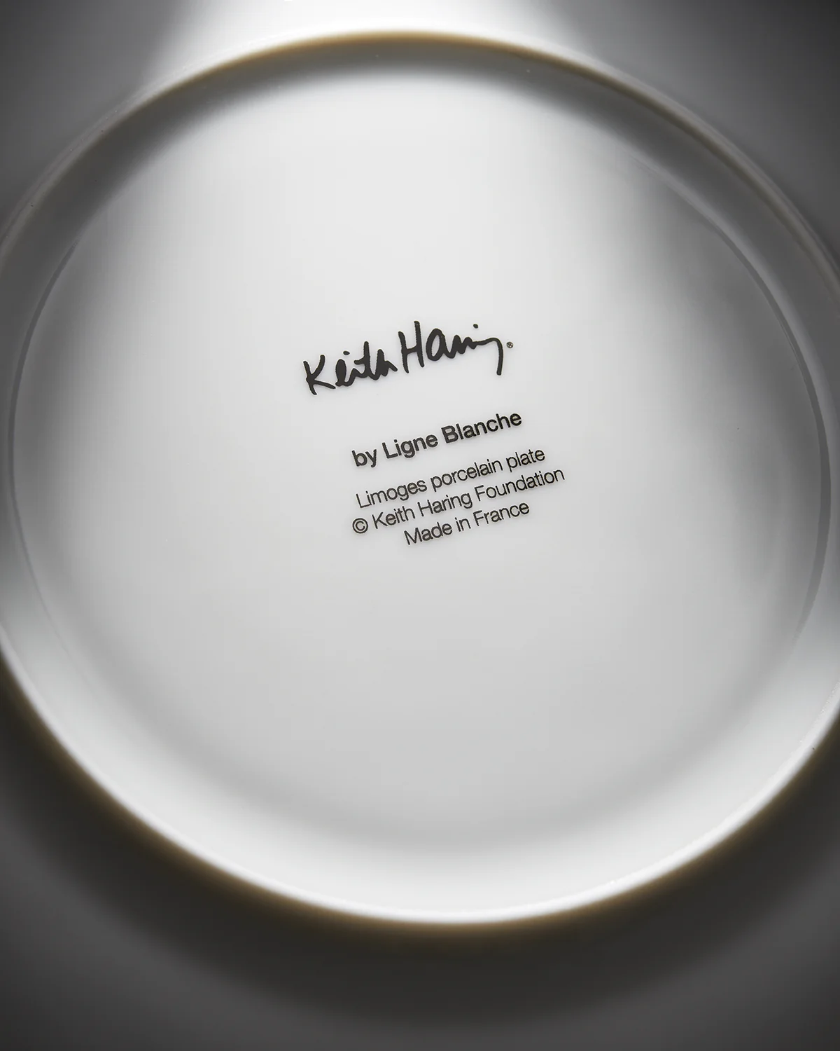 Keith Haring PORCELAIN PLATE BLACK "PATTERN COLLECTION" - Image 4