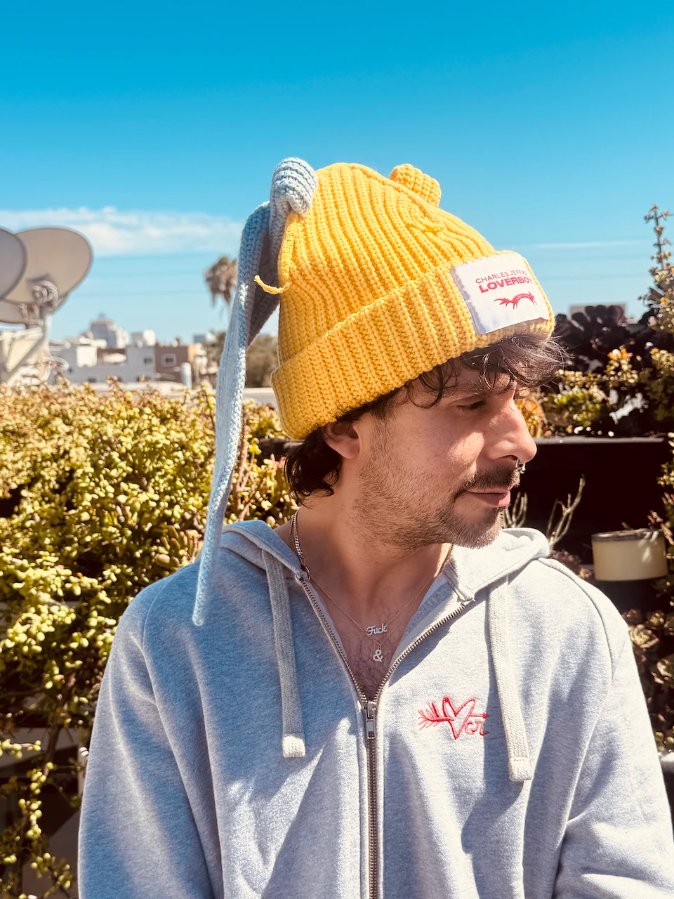 LOVERBOY BY CHARLES JEFFREY CHUNKY Rabbit BEANIE in YELLOW + light blue - Image 3