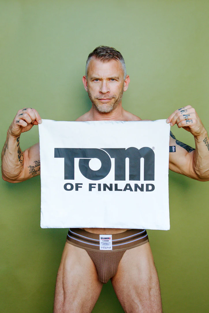 TOM OF FINLAND LOGO BAG BY LOQI - Image 9